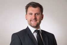 Sales team Renaldo Ennullat